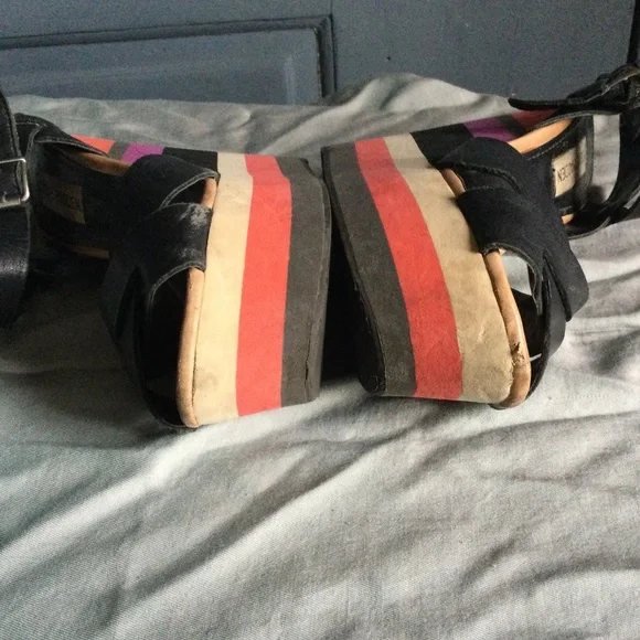 Steve Madden leather platform wedge sandals black with striped bottoms size 6m - Picture 6 of 11